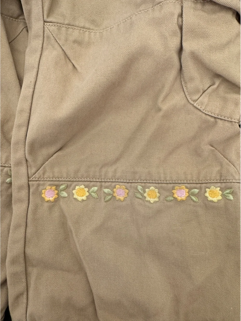 Gymboree embroidered floral cargo/capri pants